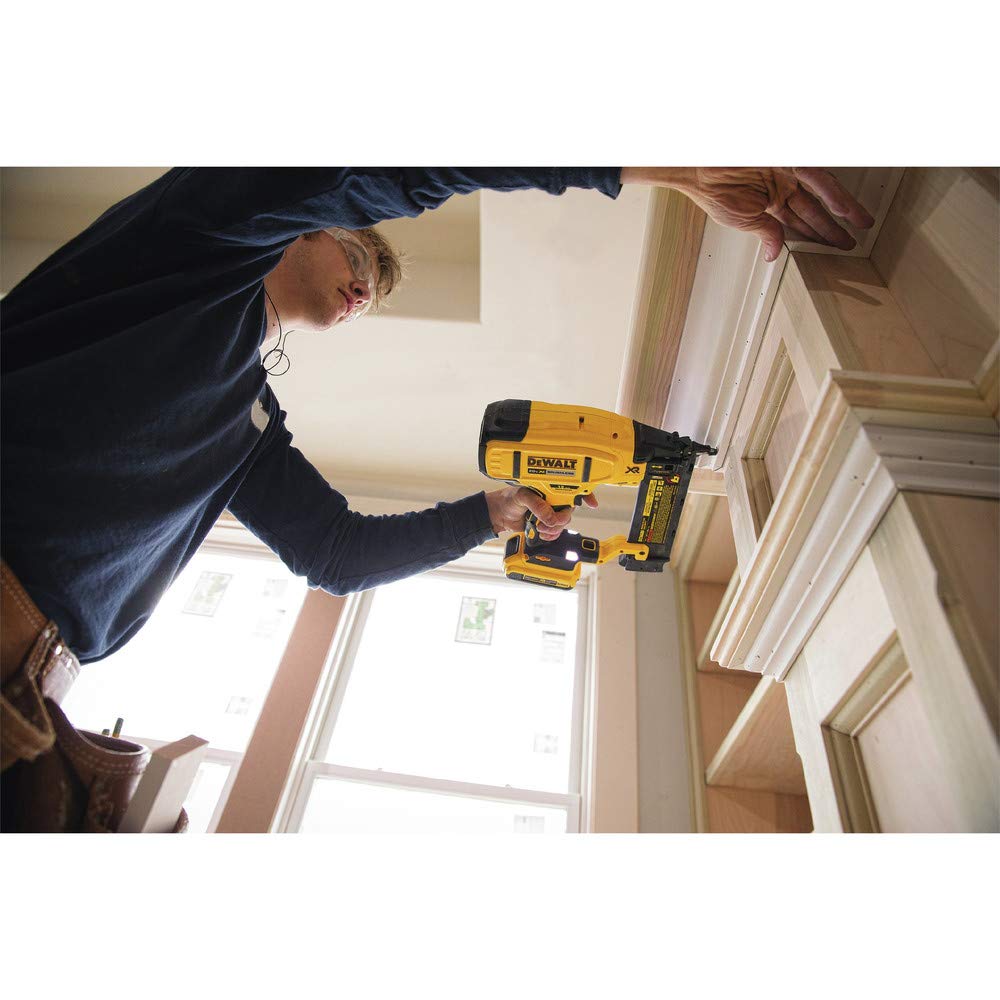 20V MAX Cordless Brad Nailer Kit 18GA B211987